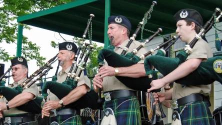 Saturday Morning CarTunes: The Bagpipes