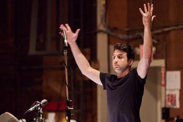 Justin Hurwitz on His Unhinged Music for “Babylon”