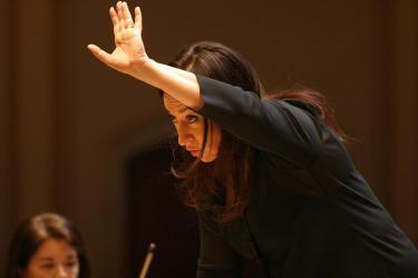 A Pioneering Conductor Takes the Podium in LA